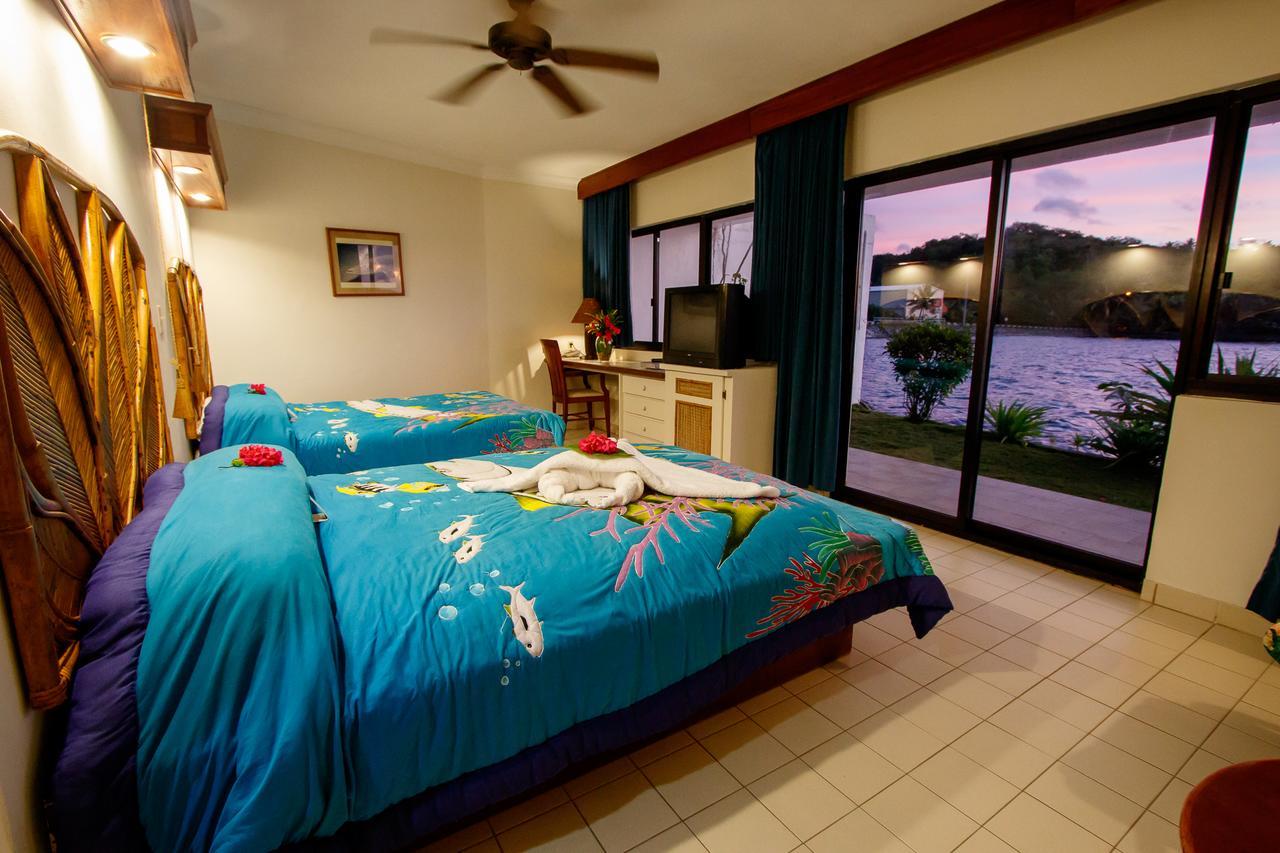 Manta Ray Bay Resort Colonia Exterior photo