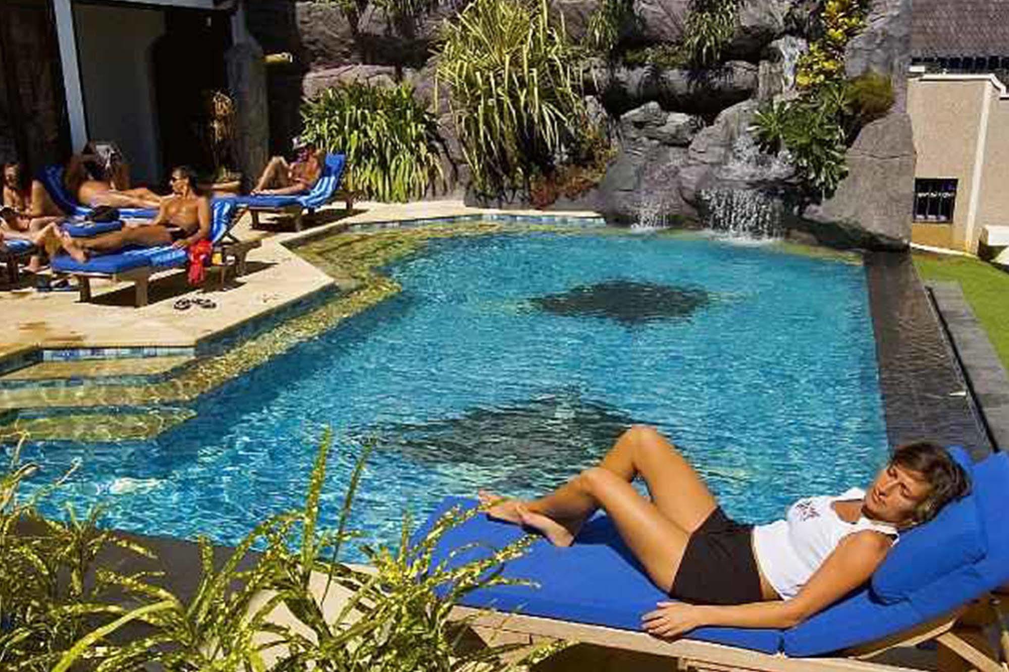 Manta Ray Bay Resort Colonia Exterior photo